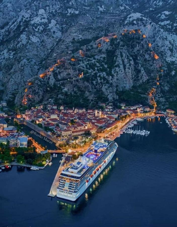 Red House Apartment Kotor Kültér fotó